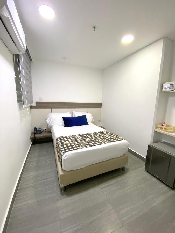 Seven Inn Hotel 麦德林 外观 照片